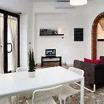 Casa Pirri Daire *